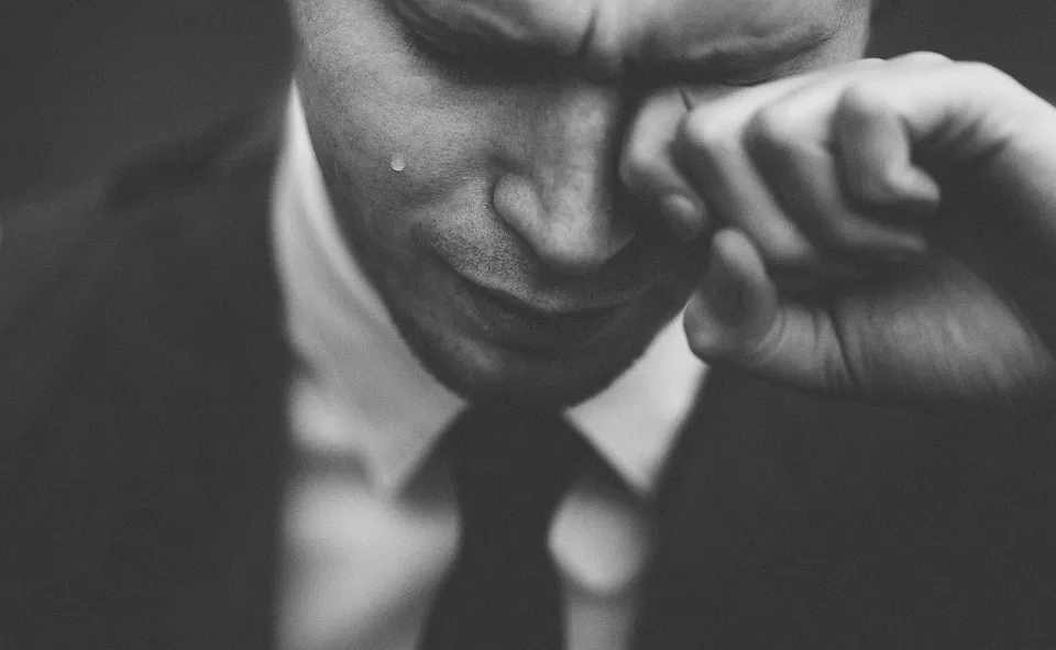 How Do Actors Cry? 8 Tips to Cry on Cue